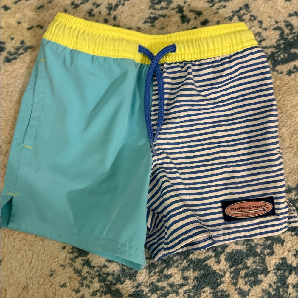 Vineyard vines boys size 4/5 swim trunks